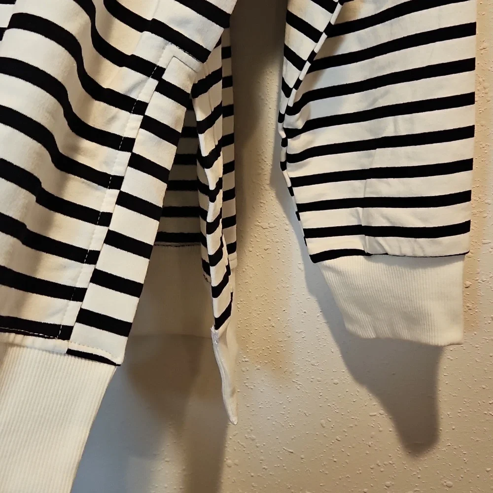 NWT Liam & Co Black & White Striped Terrycloth Crew Neck Oversized Sweatshirt L - Picture 4 of 4